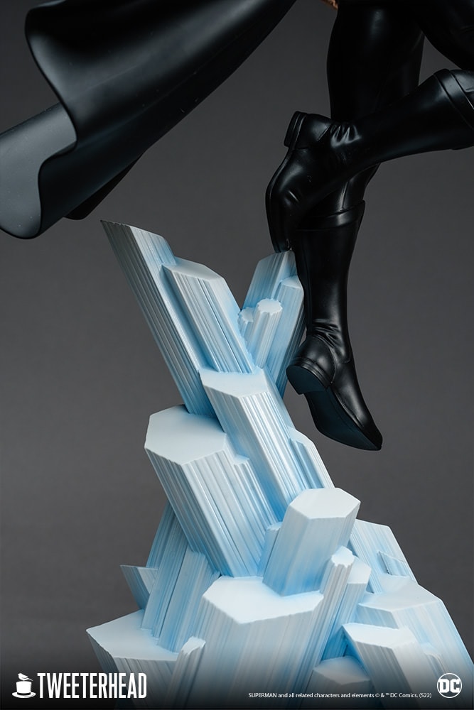Superman (Black Suit)