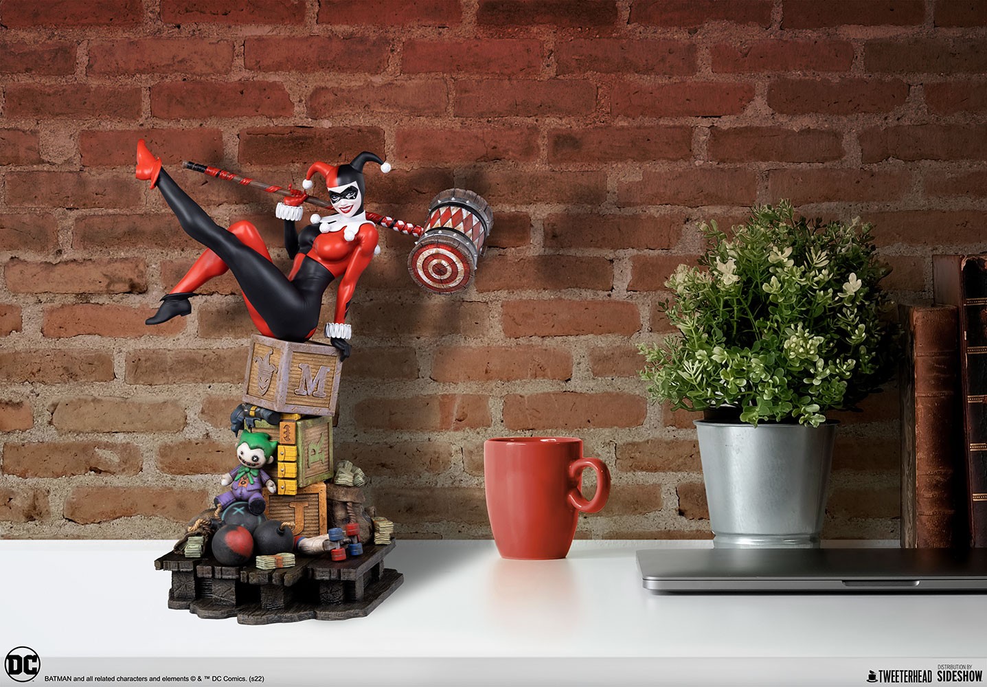 Harley Quinn Collector Edition (Prototype Shown) View 11