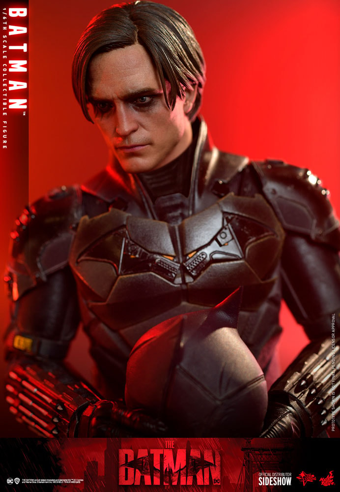 Batman (Deluxe Version) Sixth Scale Figure by Hot Toys | Sideshow  Collectibles