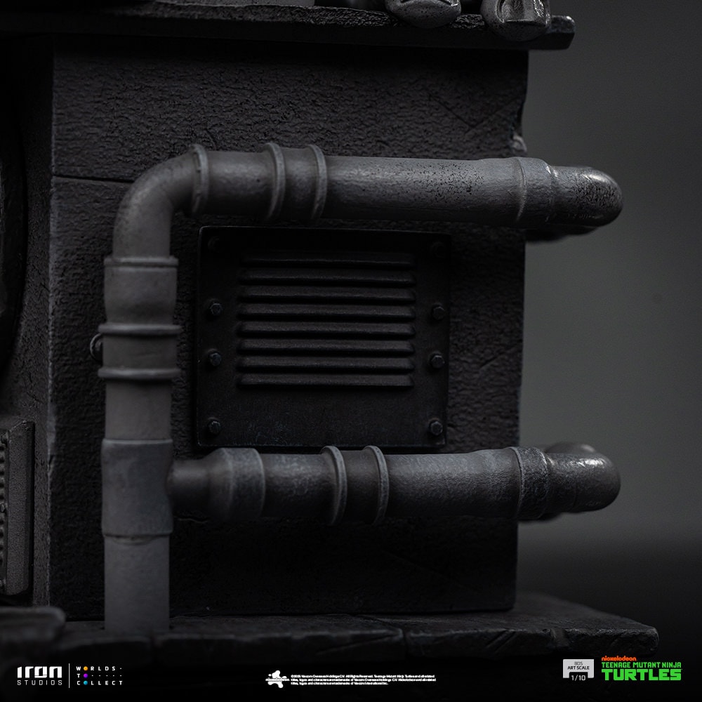 Teenage Mutant Ninja Turtles Michelangelo (Grayscale) 1:10 Scale Statue  Exclusive Edition (Prototype Shown) View 9