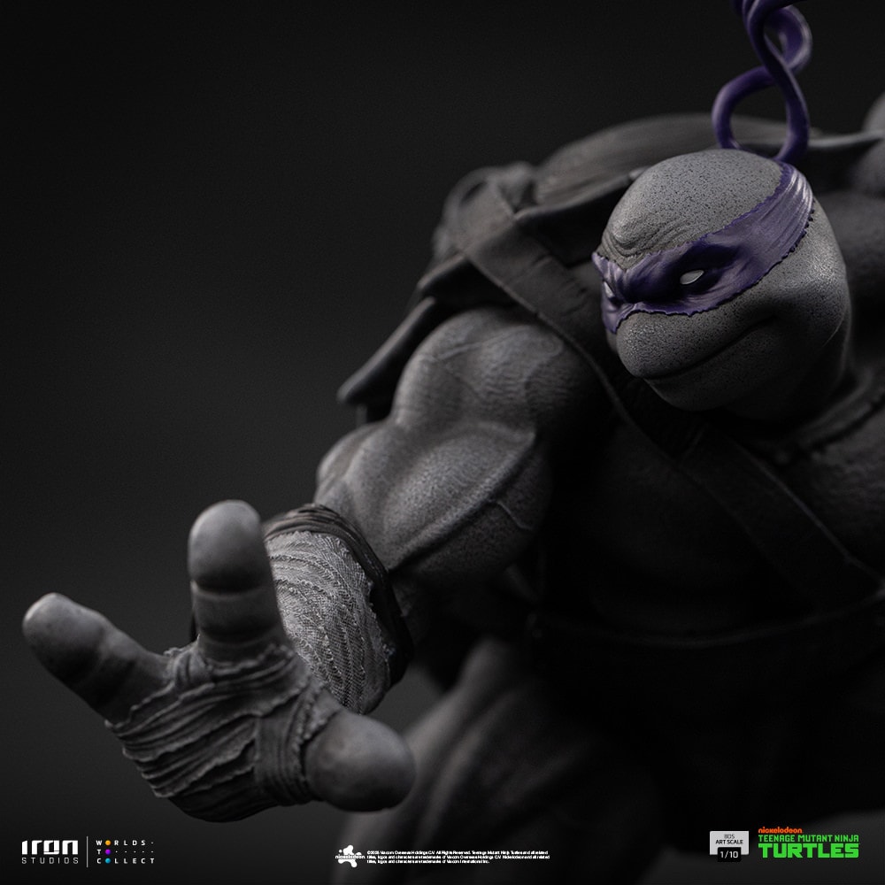 Teenage Mutant Ninja Turtles Donatello (Grayscale) 1:10 Scale Statue  Exclusive Edition (Prototype Shown) View 3