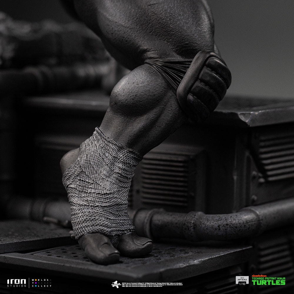 Teenage Mutant Ninja Turtles Donatello (Grayscale) 1:10 Scale Statue  Exclusive Edition (Prototype Shown) View 6