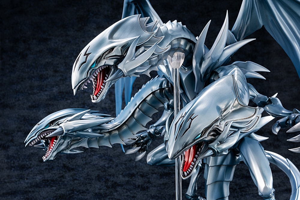 Blue-Eyes Ultimate Dragon- Prototype Shown