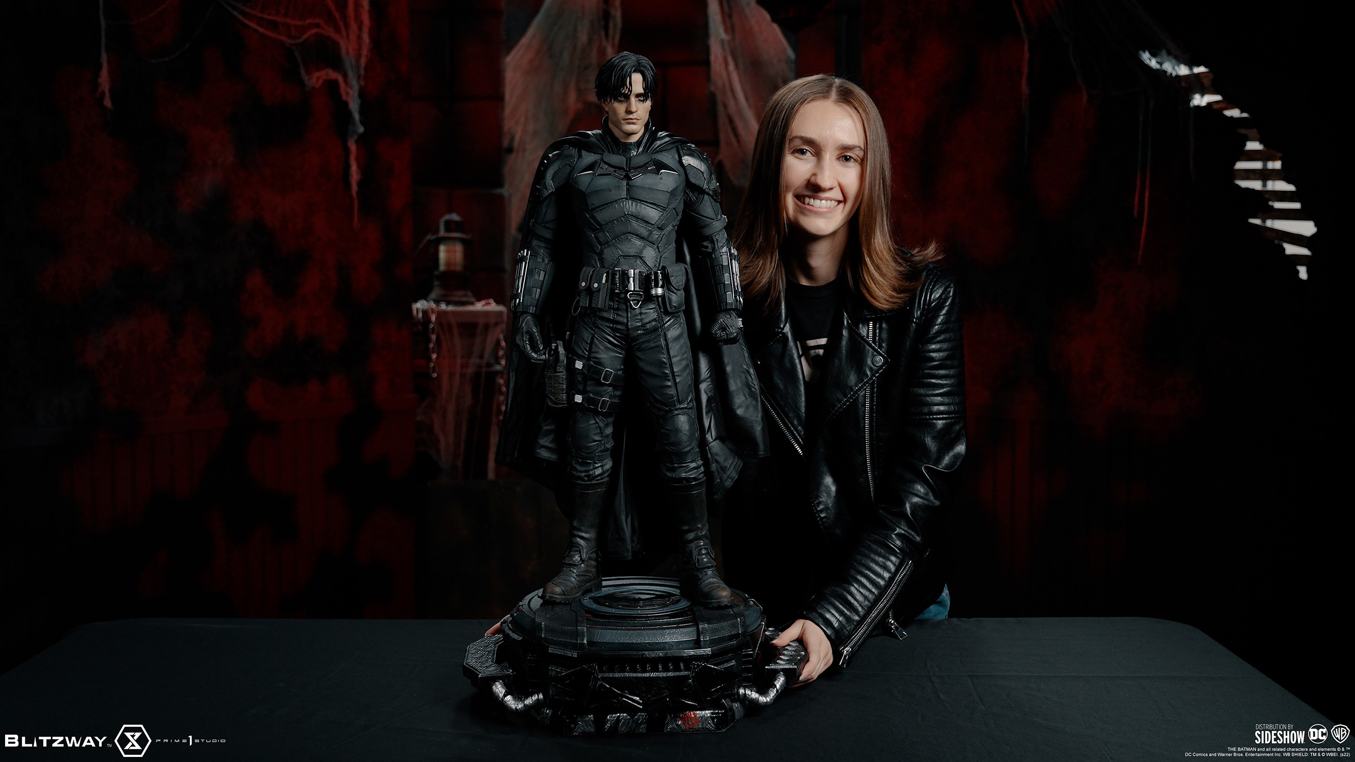DC Comics Batman (Bonus Version) 1:3 Scale Statue  (Prototype Shown) View 1