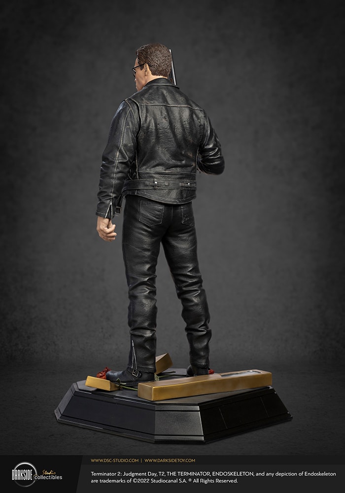 Terminator T-800 (Ultimate Edition) 1:3 Scale Statue  (Prototype Shown) View 8
