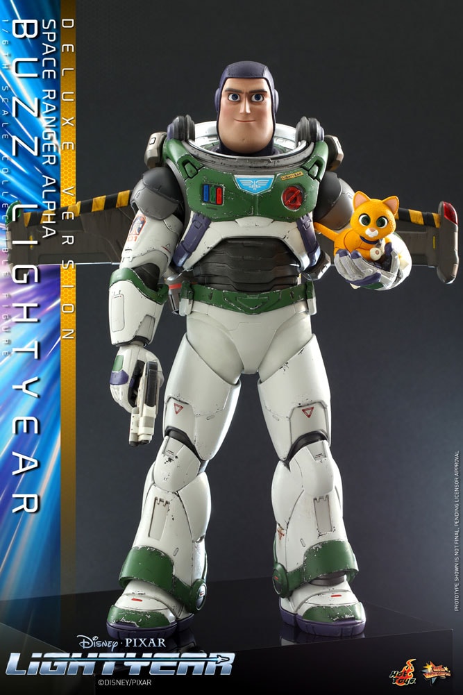 Deluxe buzz hot sale lightyear toy