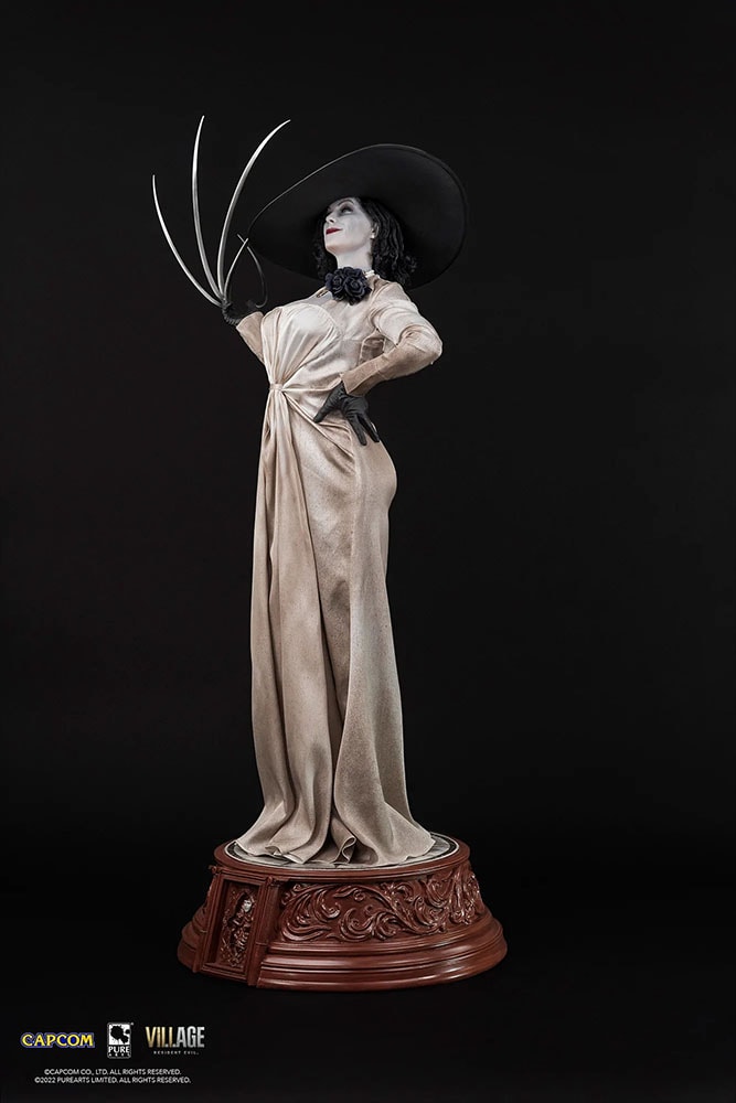 Lady Dimitrescu (Prototype Shown) View 26