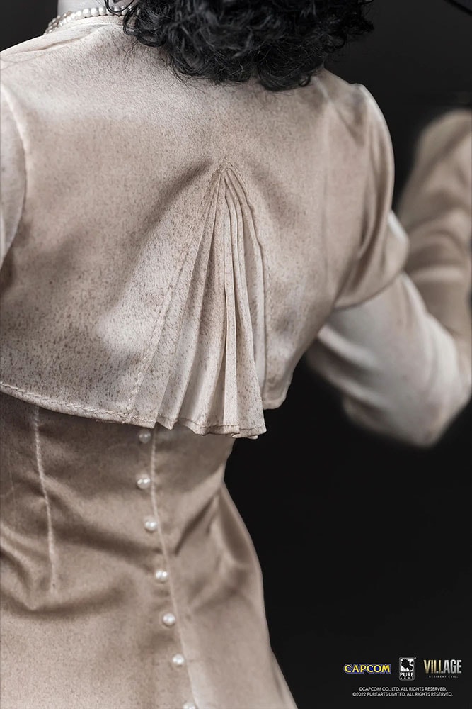 Lady Dimitrescu (Prototype Shown) View 34