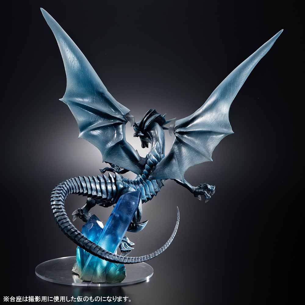 Blue-Eyes White Dragon (Holographic Edition) (Prototype Shown) View 4
