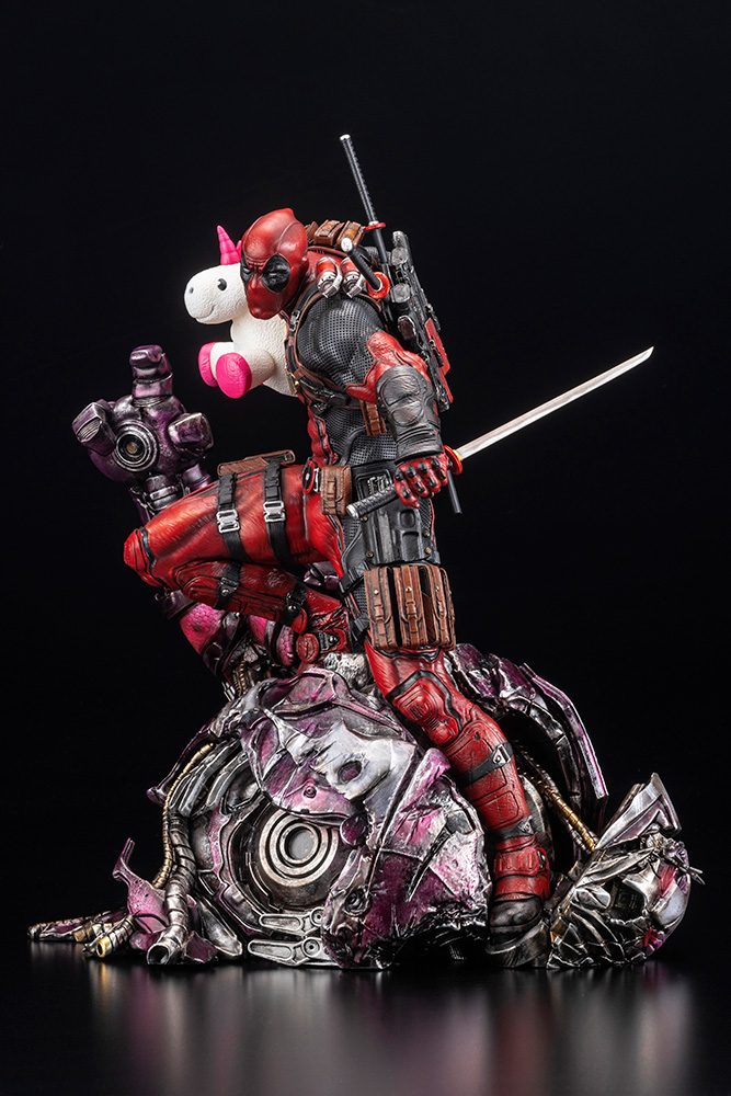 Marvel Deadpool Statues  (Prototype Shown) View 11