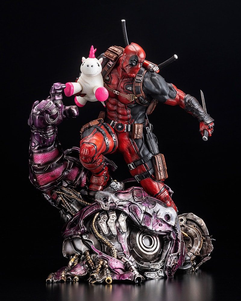 Marvel Deadpool Statues  (Prototype Shown) View 12