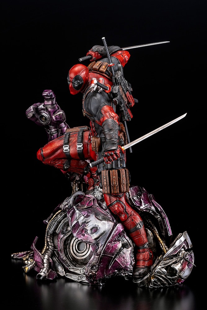 Marvel Deadpool Statues  (Prototype Shown) View 15