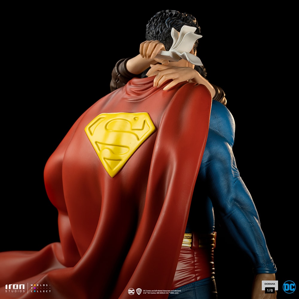Superman and Lois Lane- Prototype Shown