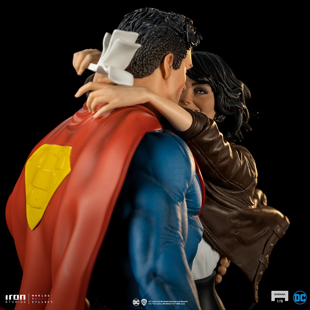 Superman and Lois Lane- Prototype Shown
