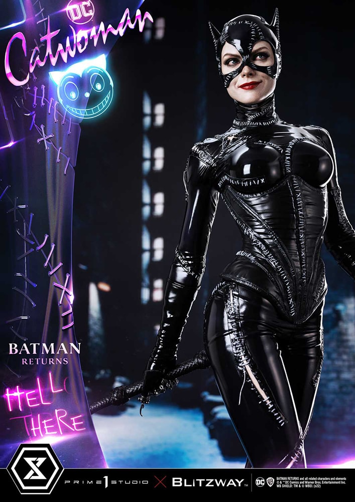 DC Comics Catwoman 1:3 Scale Statue  Collector Edition (Prototype Shown) View 9
