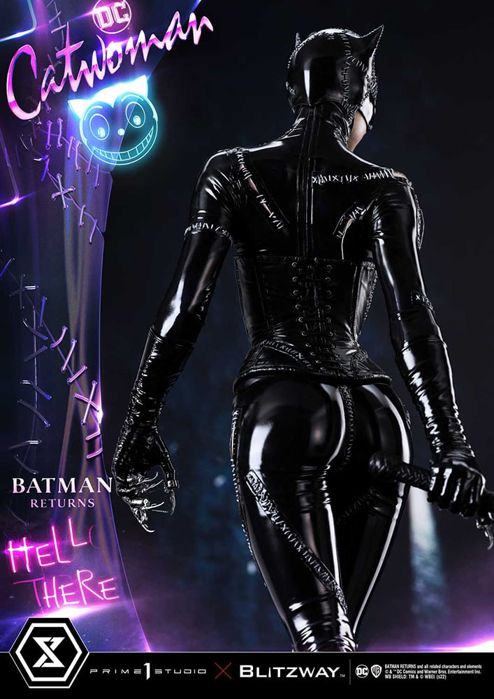 DC Comics Catwoman (Bonus Version) 1:3 Scale Statue  (Prototype Shown) View 14