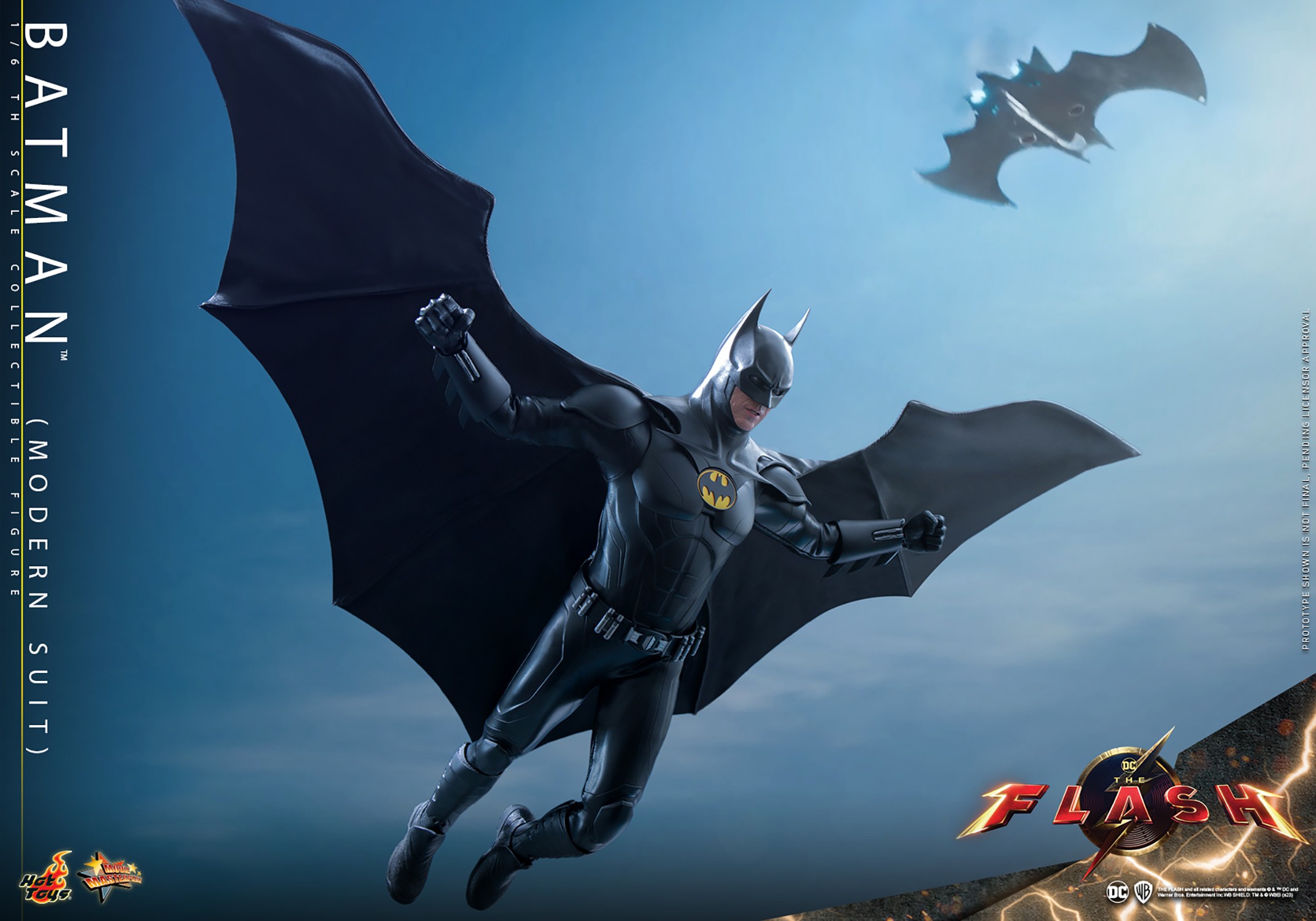 Hot Toys Flash & Batman DC 1/6 Scale Figure Collection 