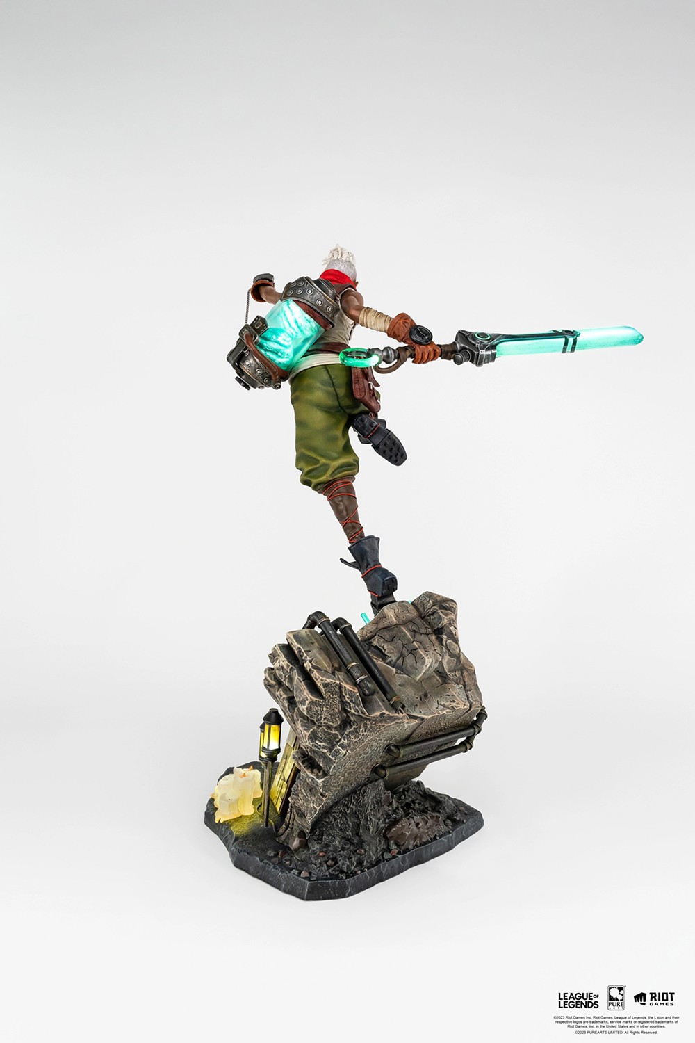 Ekko, Pure Arts statue