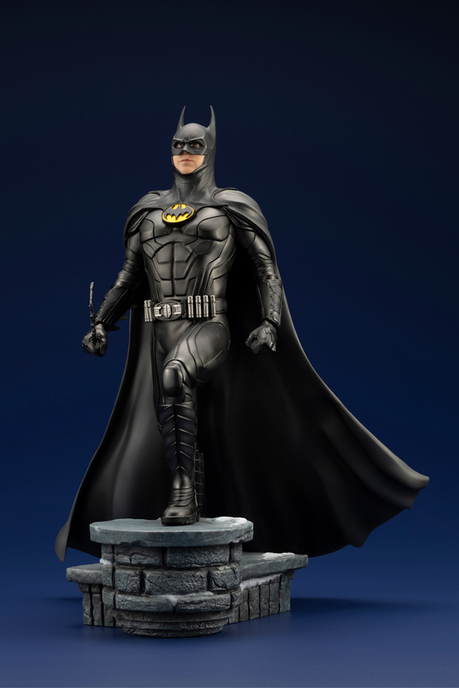 DC Comics NEW! MICHAEL KEATON AS BATMAN STATUE MOVIE BUST DARK KNIGHT  Figurine