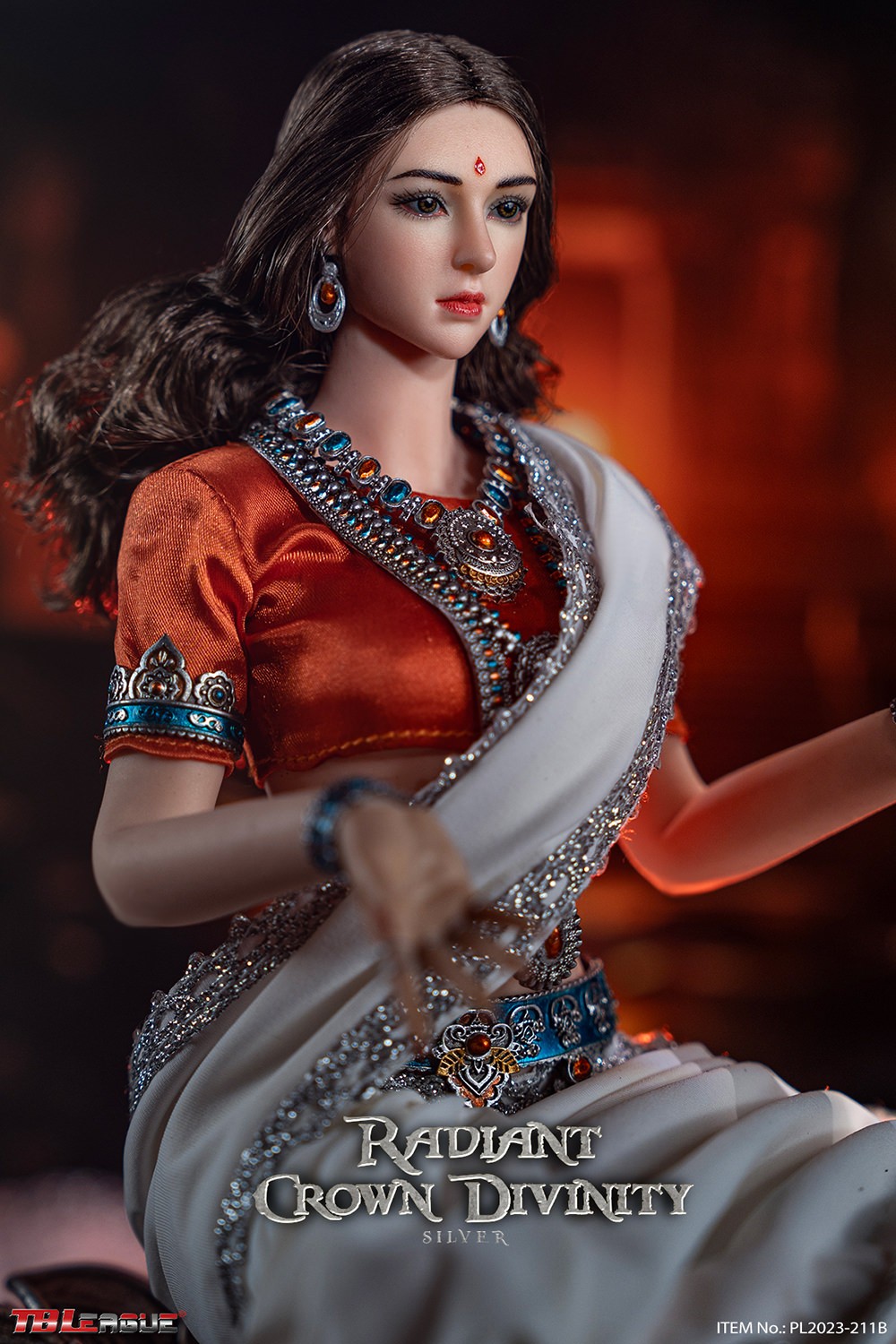 Radiant Crown Divinity (Silver) Sixth Scale Figure by