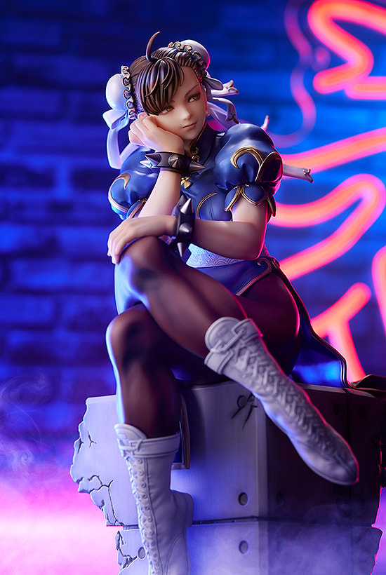 Street Fighter Chun-Li Sixth Scale Figure  (Prototype Shown) View 3