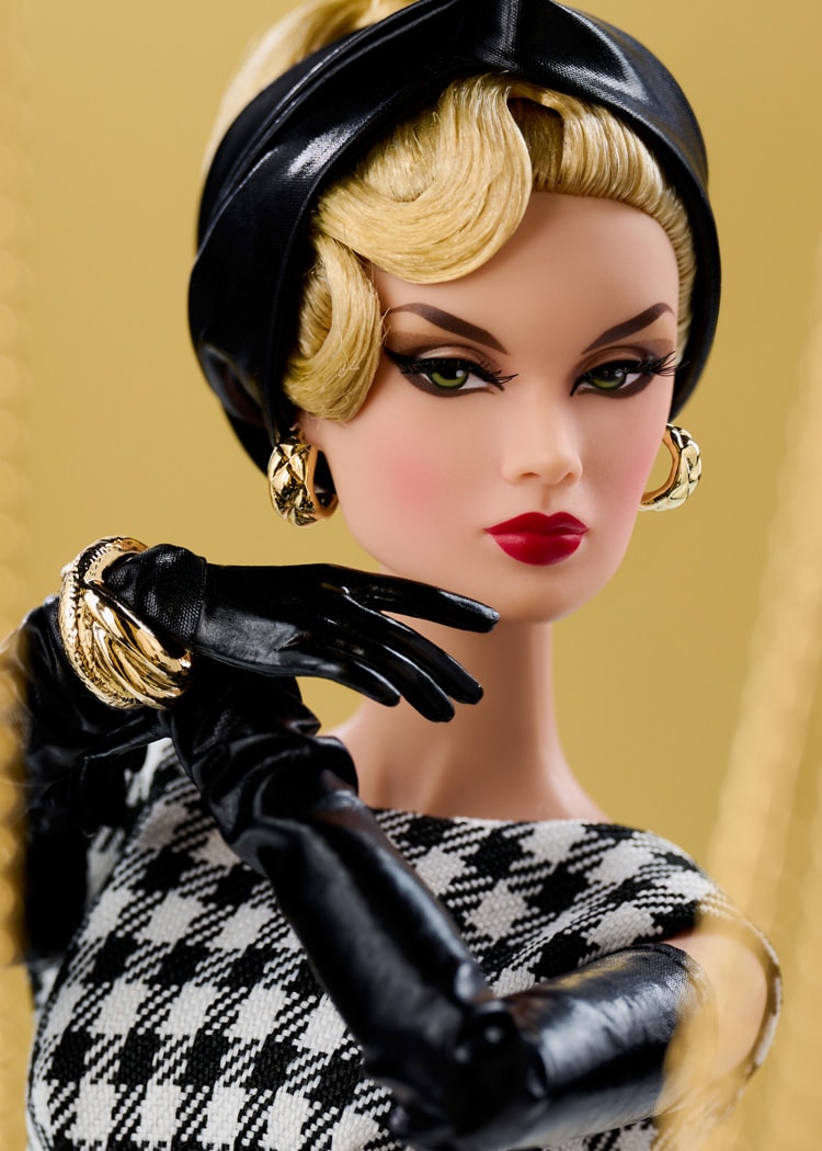 Love Knot Of Gold – Victoire Roux Dressed Doll by Integrity