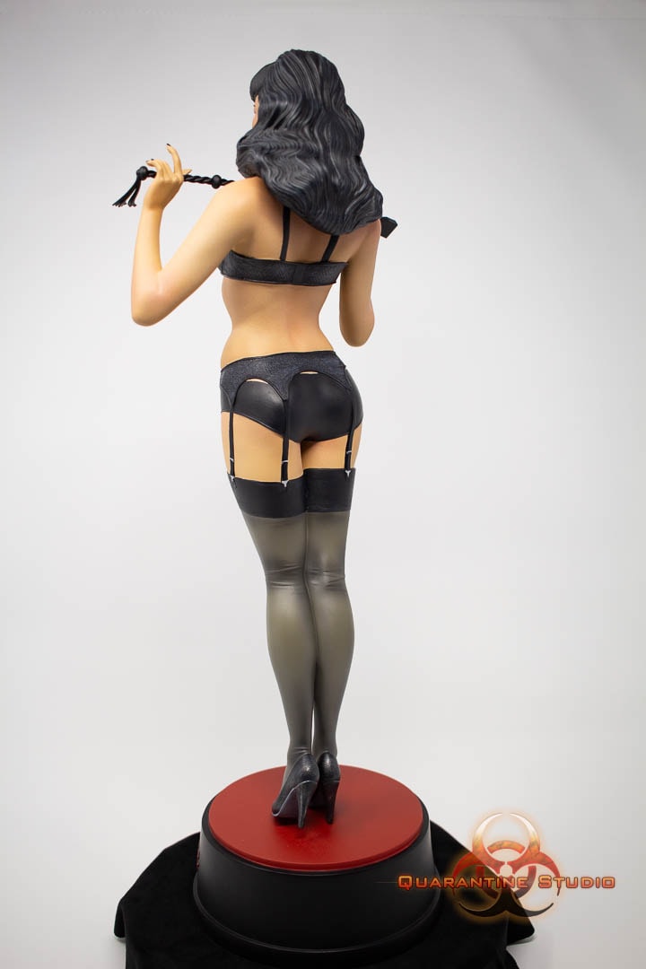 Bettie Page Bettie Page Statues  (Prototype Shown) View 9