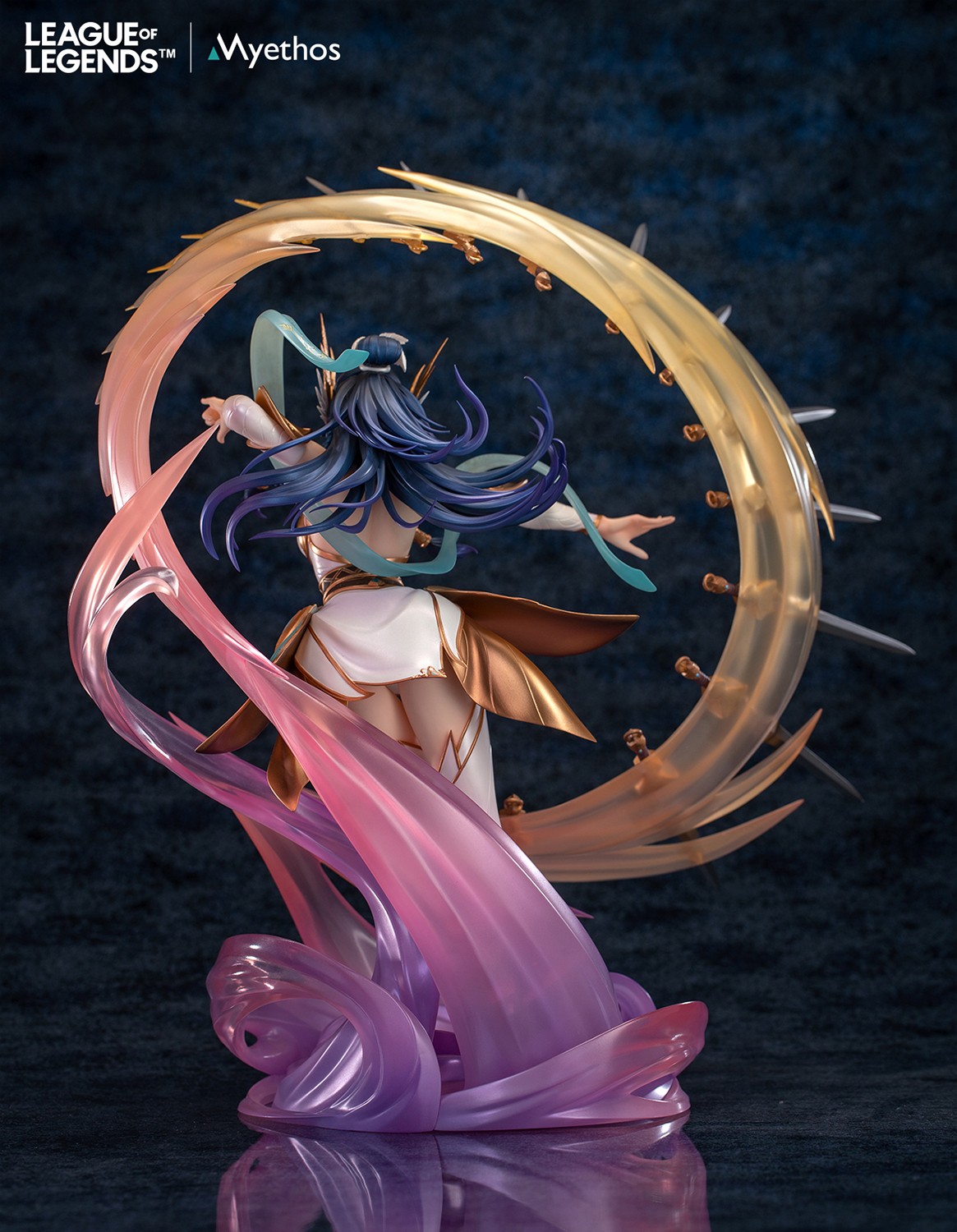 League of Legends Divine Sword Irelia Collectible Figure  View 9