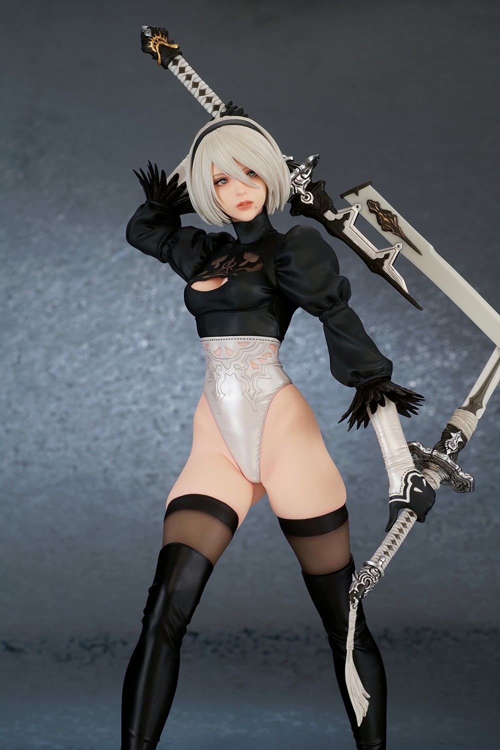 2B (YoRHa No. 2 Type B) Version 2.0 Collectible Figure by