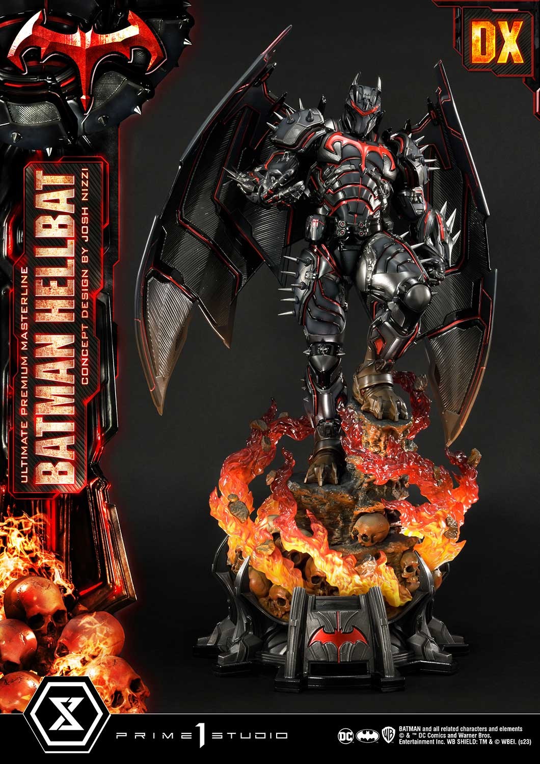 batman-hellbat-visor-vermelho-peito Estátua Batman Hellbat Detalhe do visor vermelho e peito mecânico