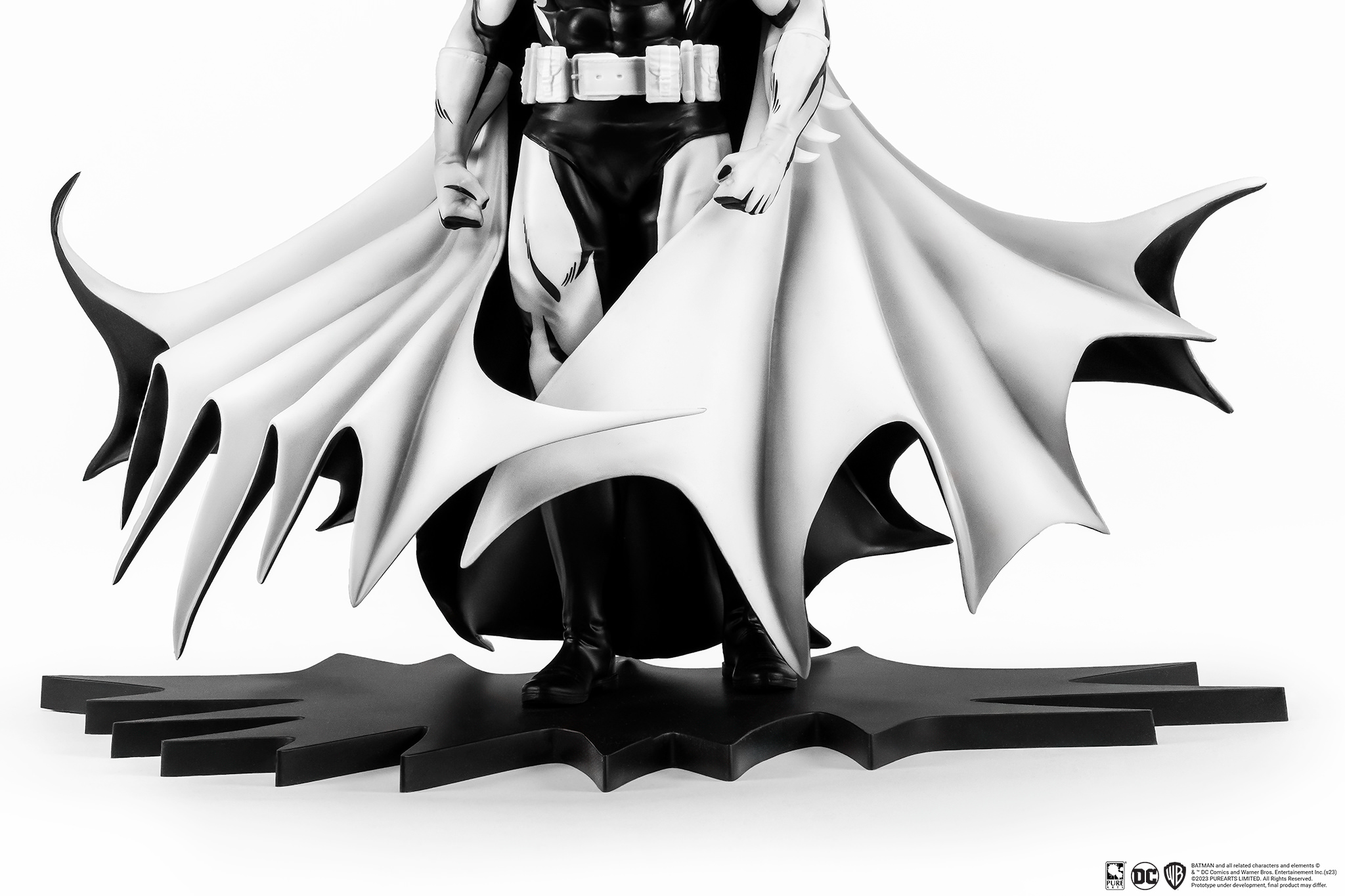 Batman Black & White Version (PX Exclusive) Statue by