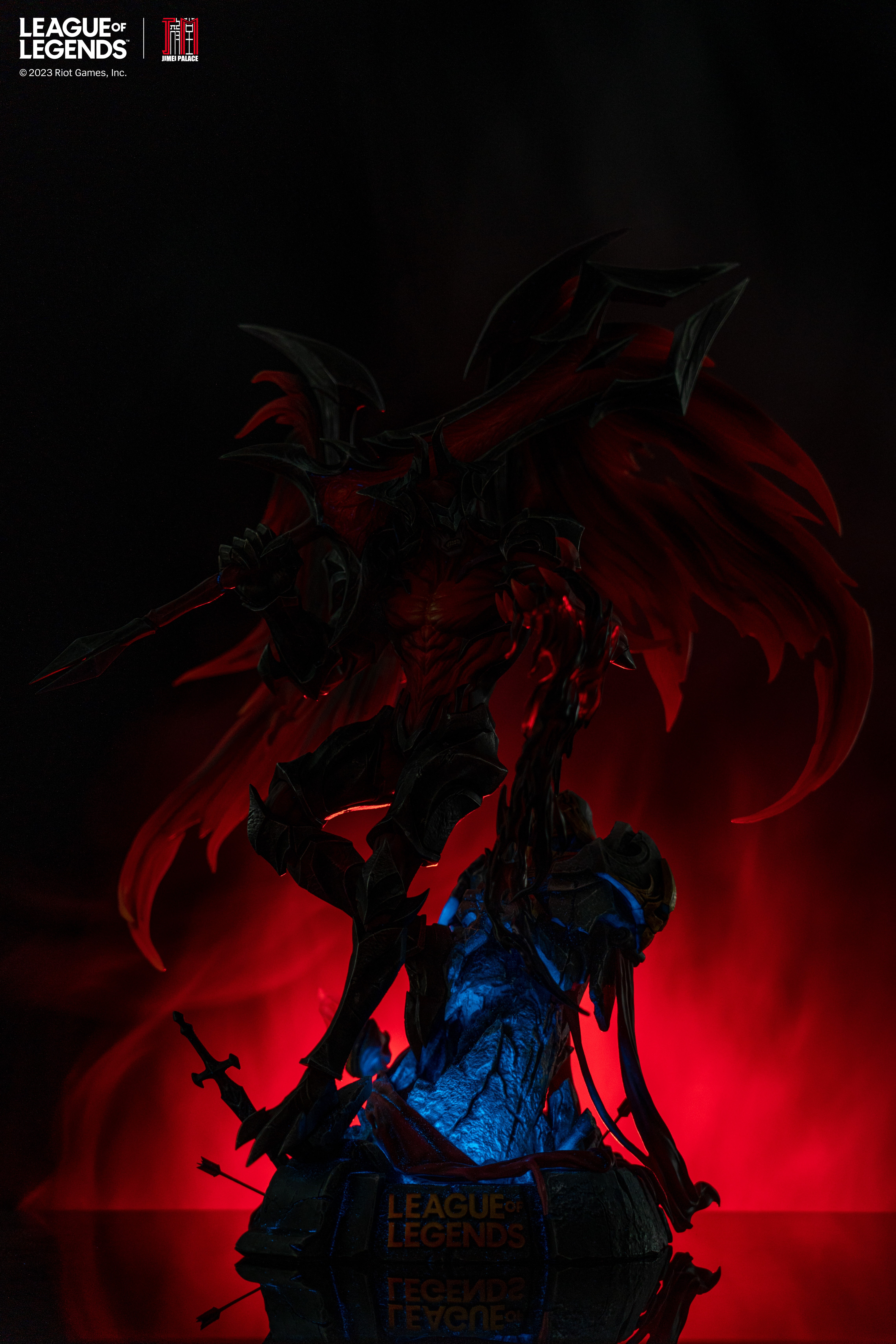 Aatrox Statue by Jimei Palace | Sideshow Collectibles