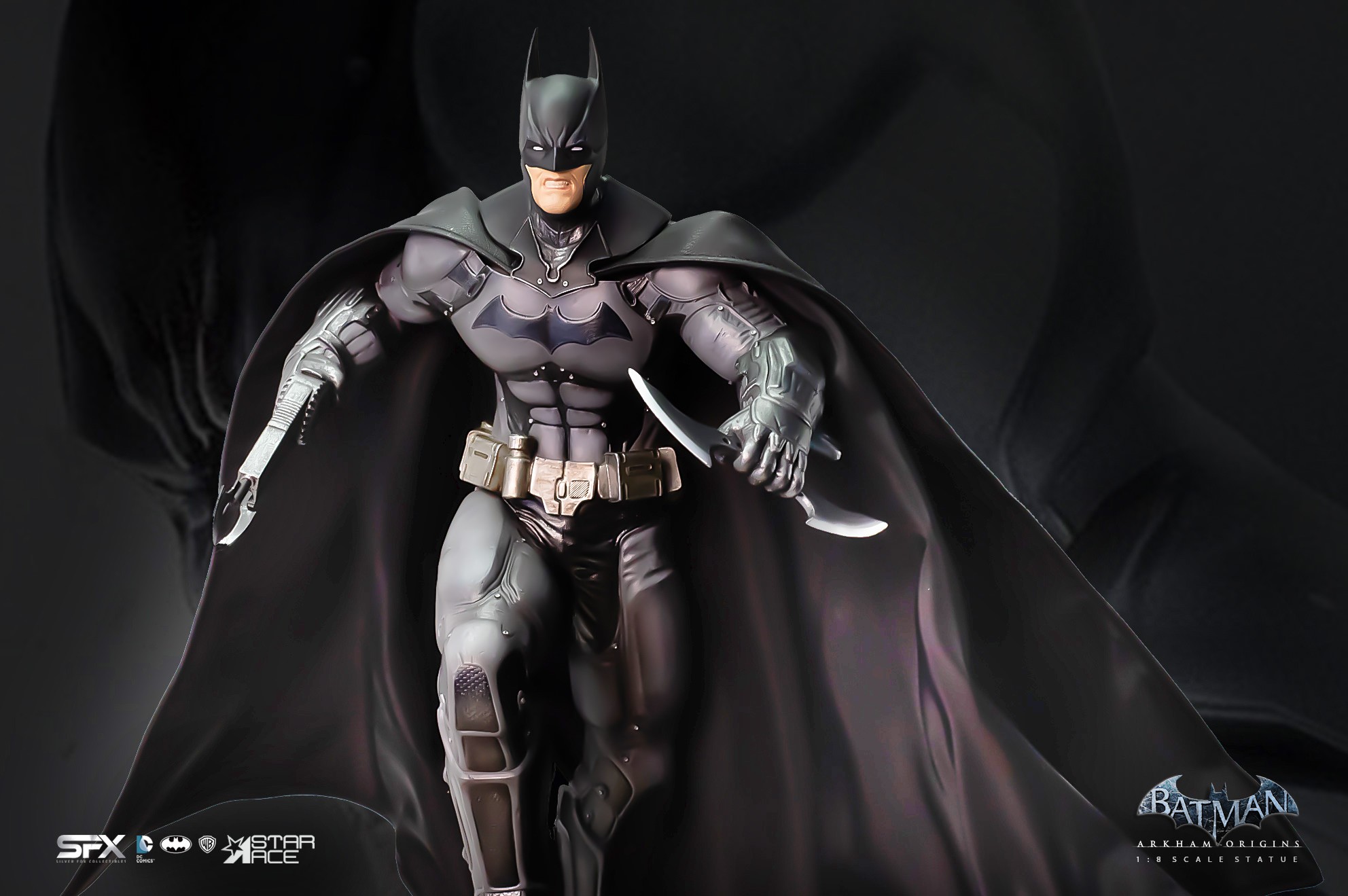 DC Comics Batman Arkham Origins 2.0 Deluxe Statues  (Prototype Shown) View 12