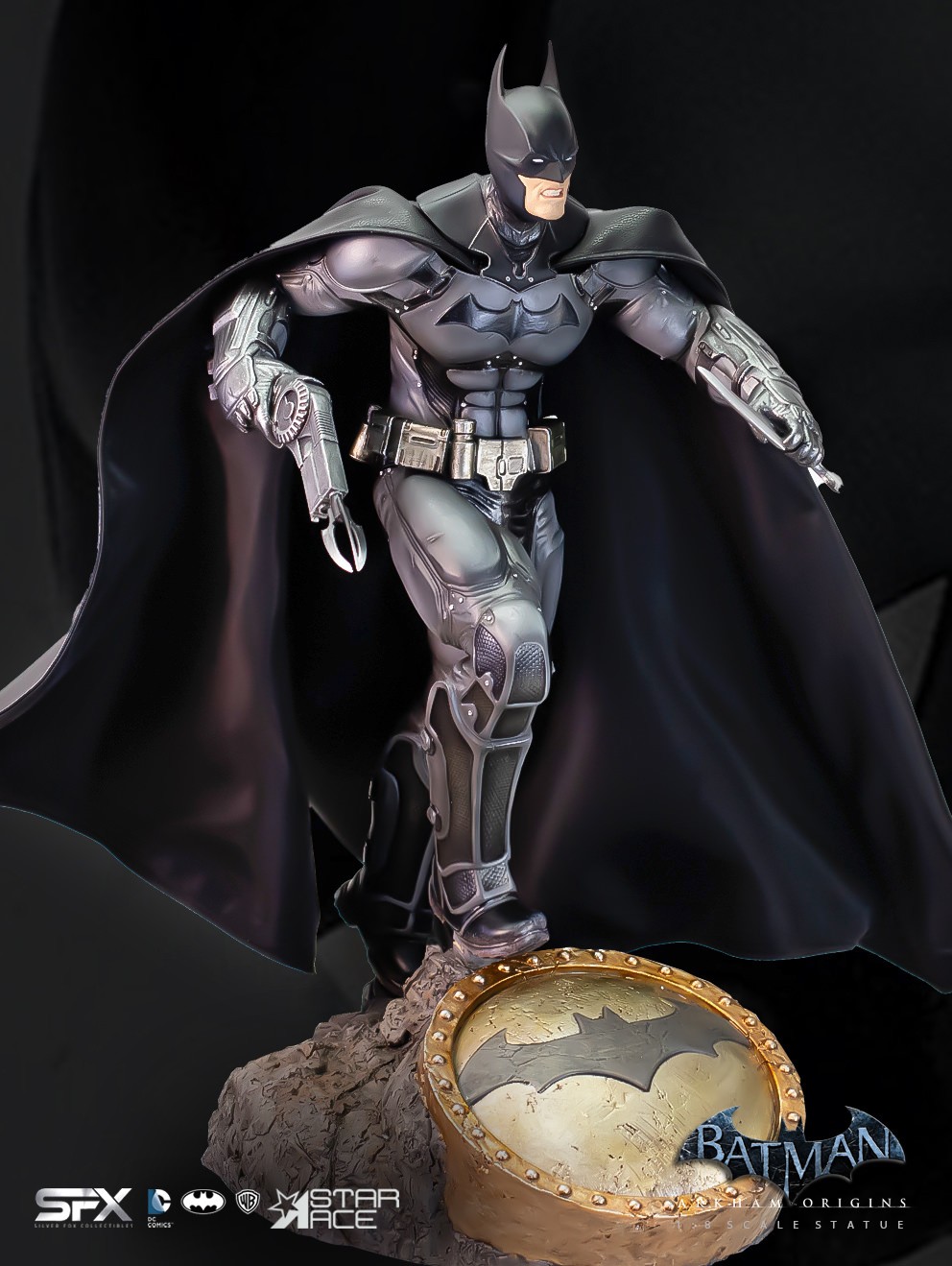 DC Comics Batman Arkham Origins 2.0 Deluxe Statues  (Prototype Shown) View 13