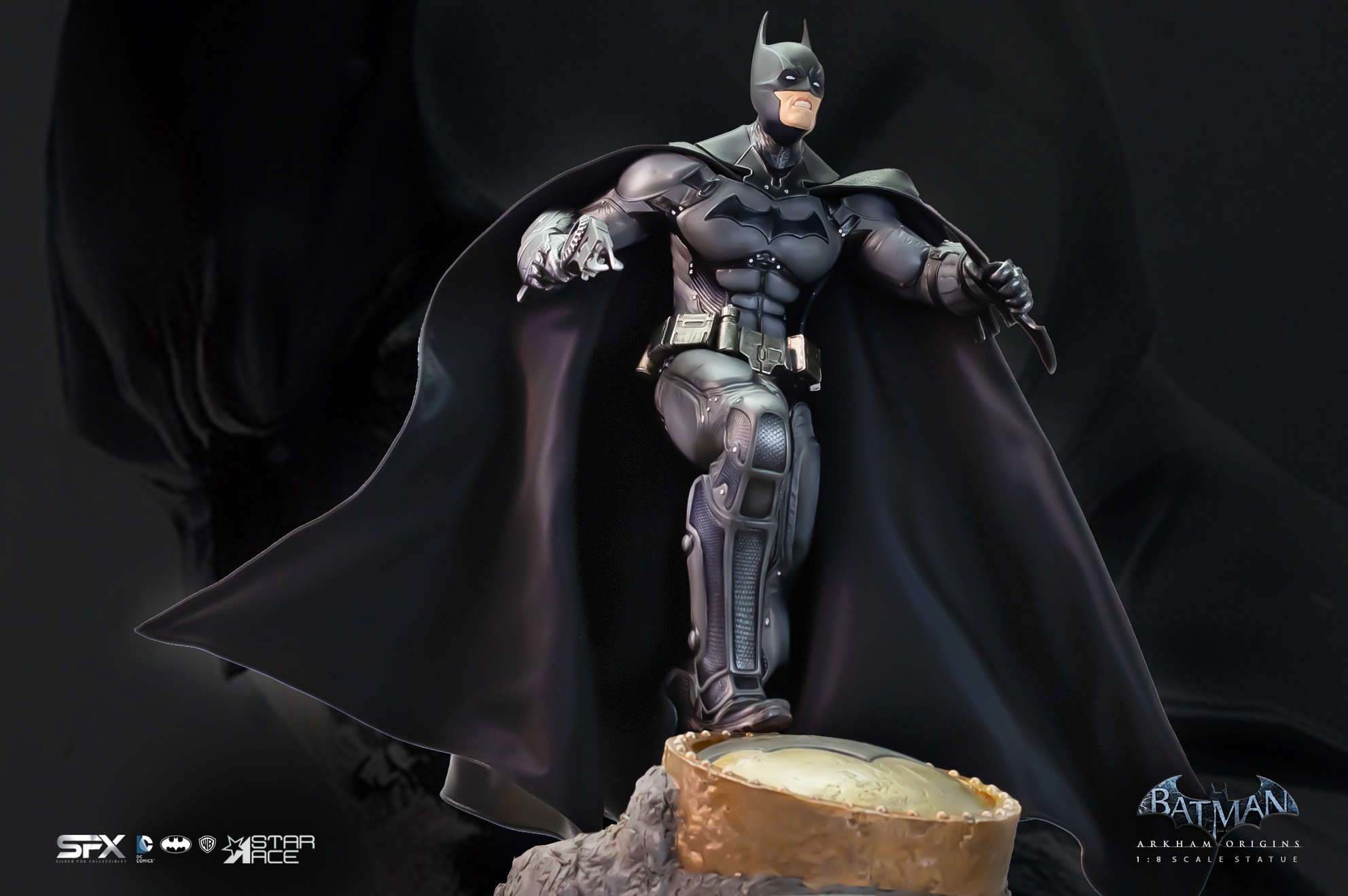 DC Comics Batman Arkham Origins 2.0 Deluxe Statues  (Prototype Shown) View 14