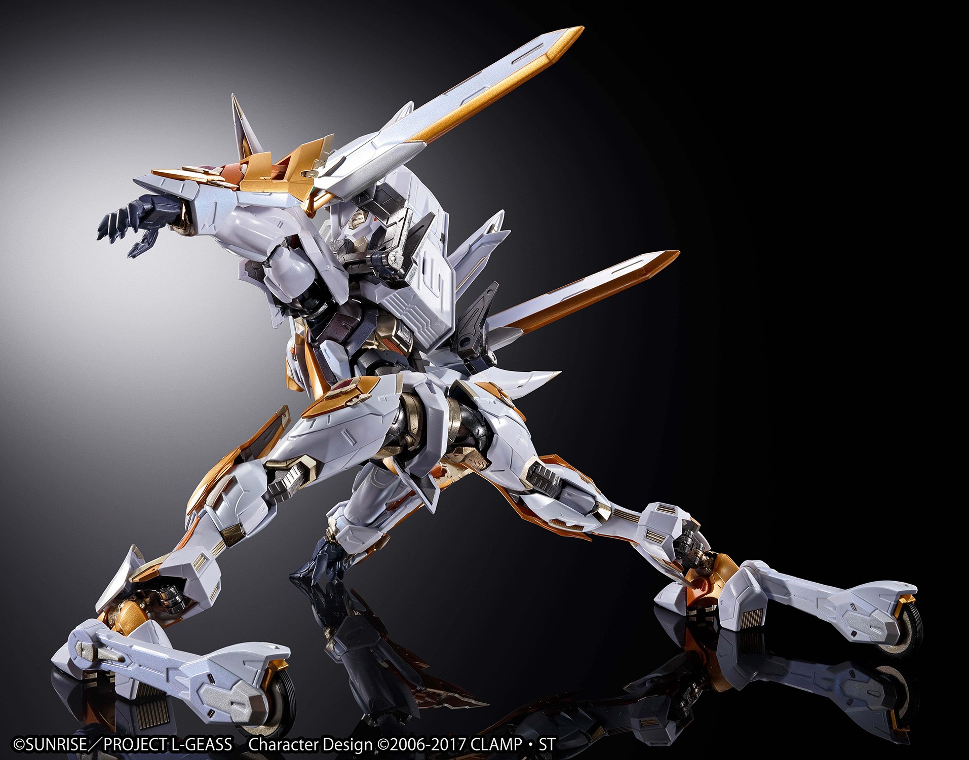 Code Geass Lancelot Albion Collectible Figure  (Prototype Shown) View 17