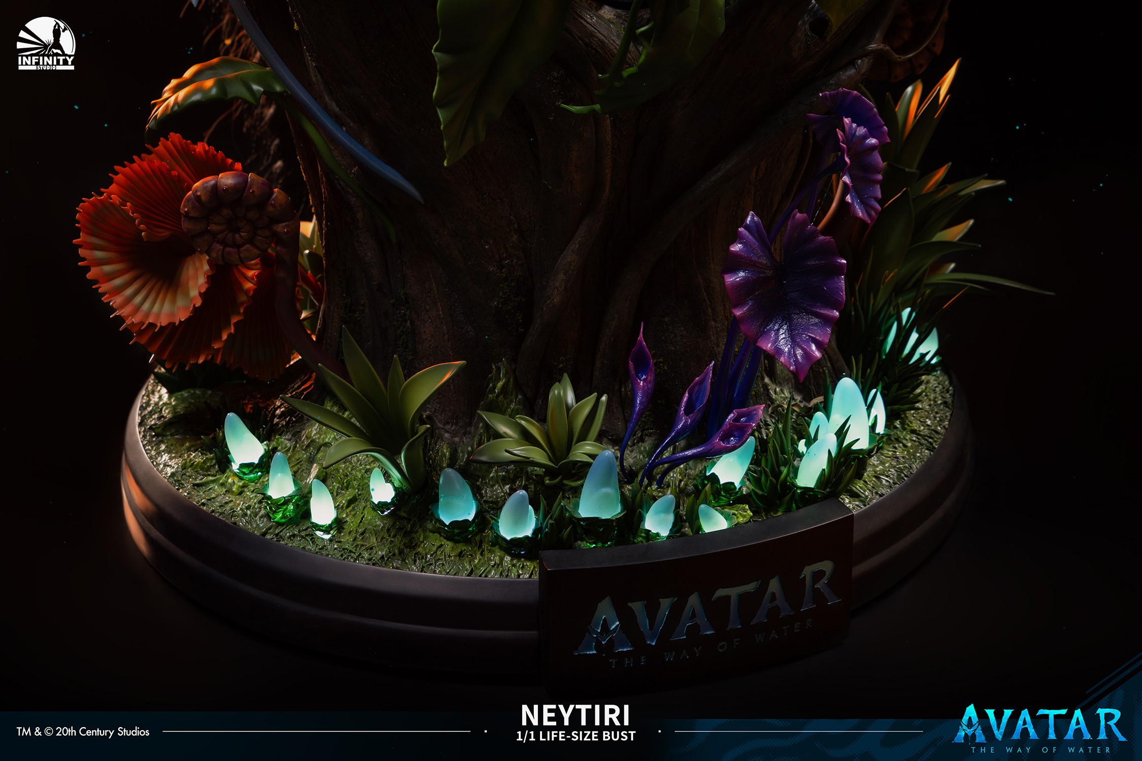 AVATAR Neytiri (Premium) Life-Size Bust  (Prototype Shown) View 4