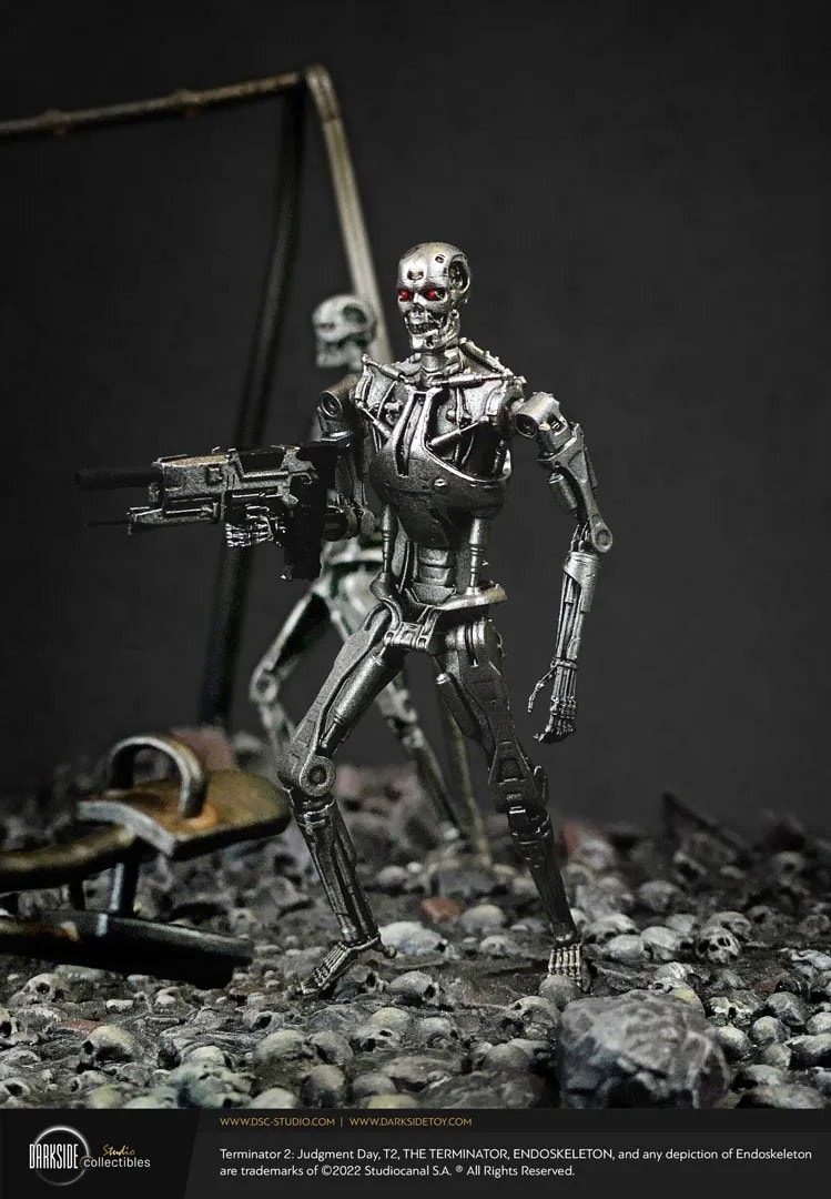 Amazon | Neca - Figurine Terminator 2 T-800 Acier 18cm