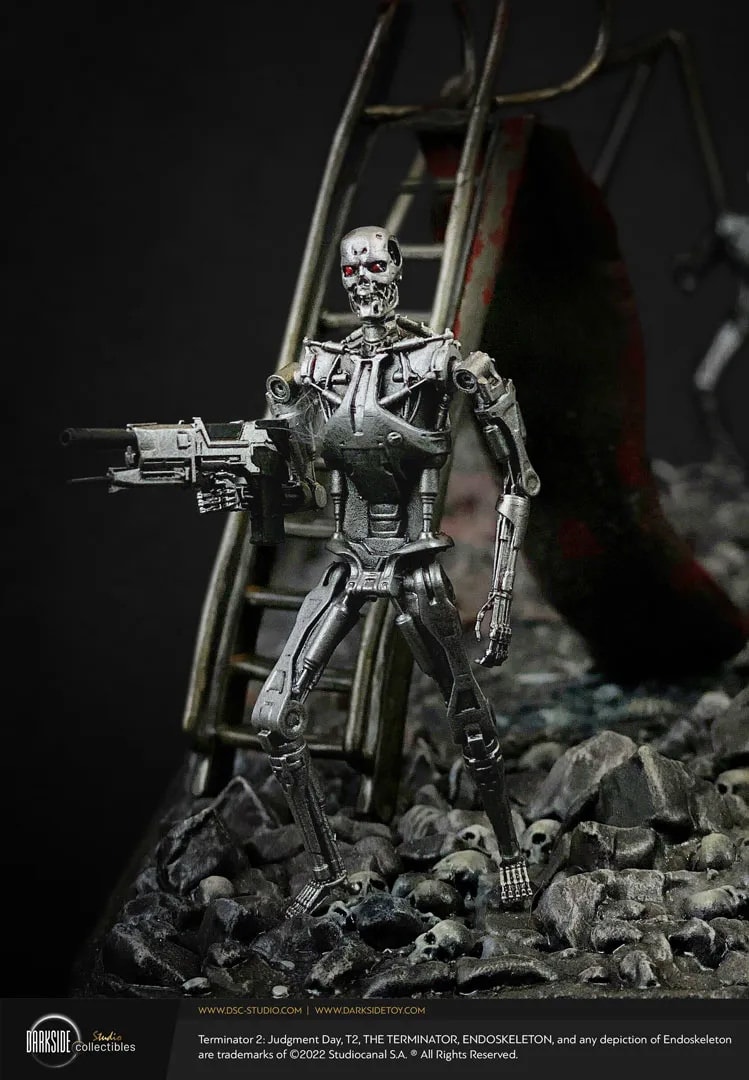 Terminator Aerial Hunter Killer Maquette  (Prototype Shown) View 19