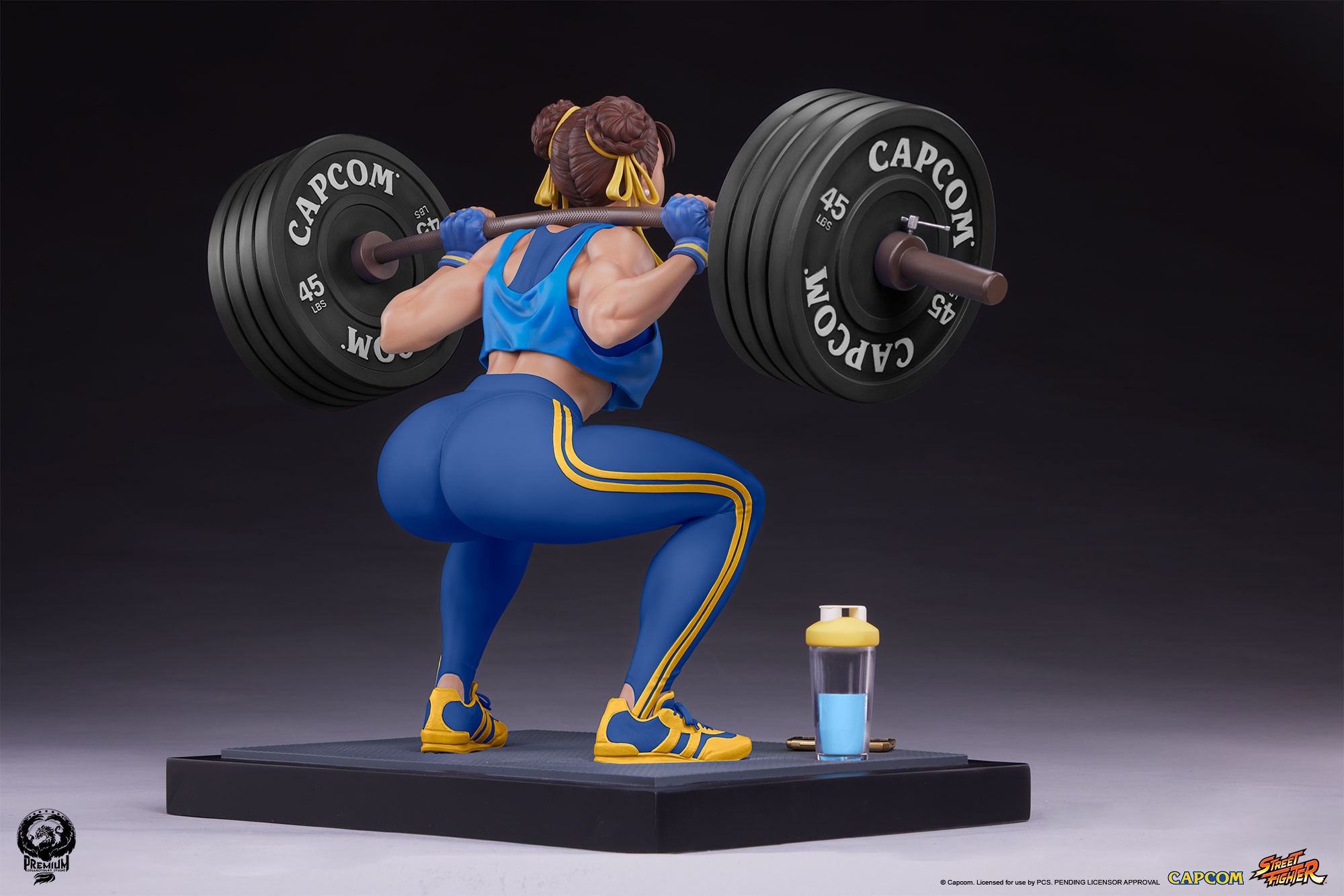 Street Fighter Chun-Li: Powerlifting (Alpha Edition) Quarter Scale Statue  (Prototype Shown) View 10