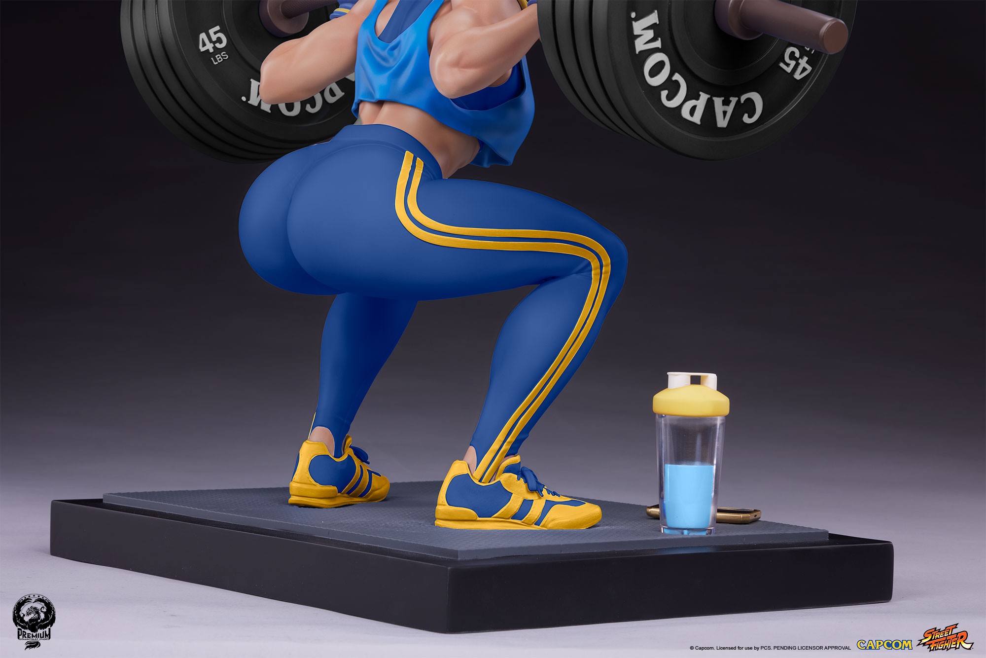 Street Fighter Chun-Li: Powerlifting (Alpha Edition) Quarter Scale Statue  (Prototype Shown) View 15