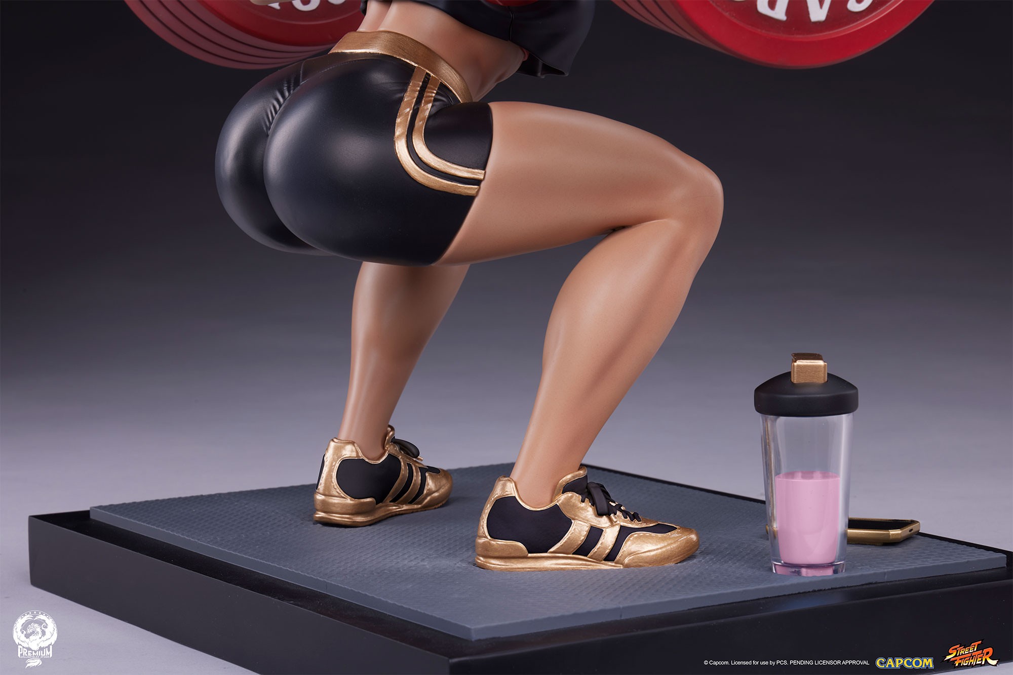 Street Fighter Chun-Li: Powerlifting (Battle Edition) Quarter Scale Statue  Exclusive Edition (Prototype Shown) View 3