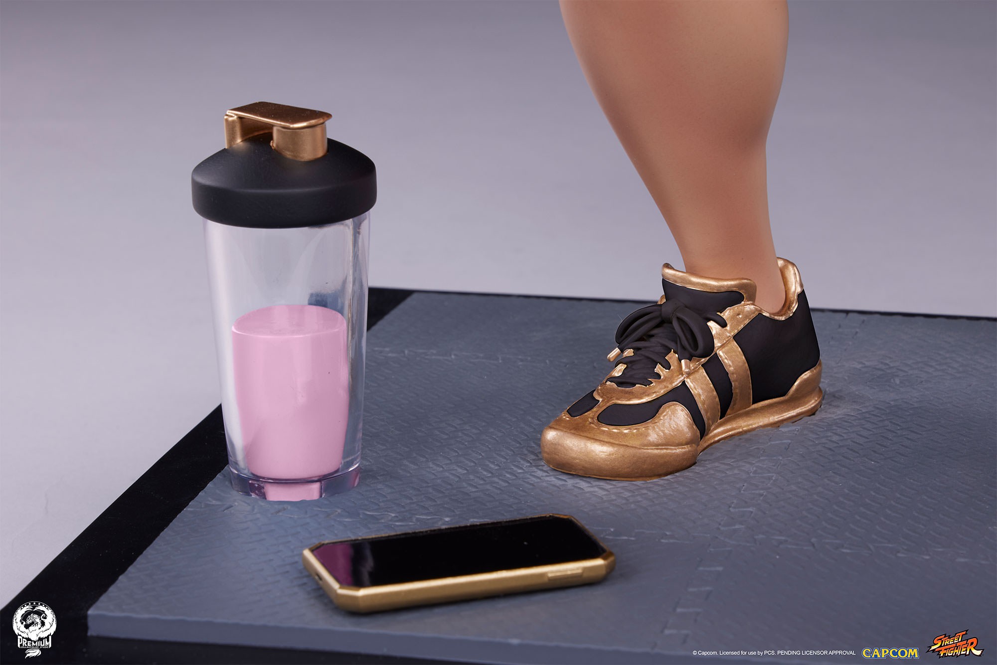 Street Fighter Chun-Li: Powerlifting (Battle Edition) Quarter Scale Statue  Exclusive Edition (Prototype Shown) View 17