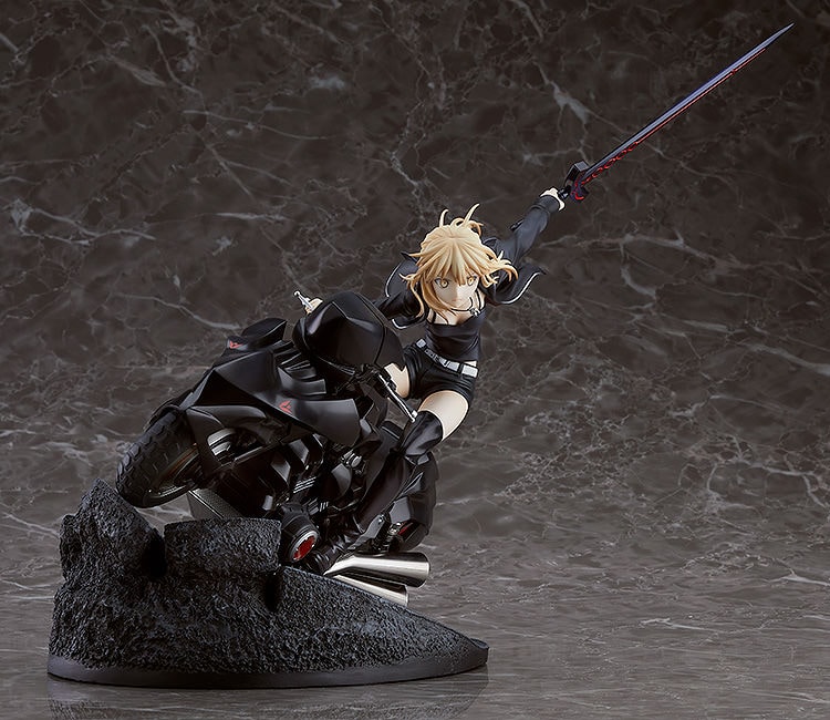 Fate/Grand Order Saber Altria Pendragon (Alter) & Cuirassier Noir Collectible Figure  (Prototype Shown) View 7