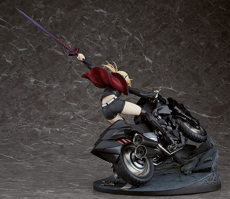 Saber Altria Pendragon (Alter) & Cuirassier Noir Collectible