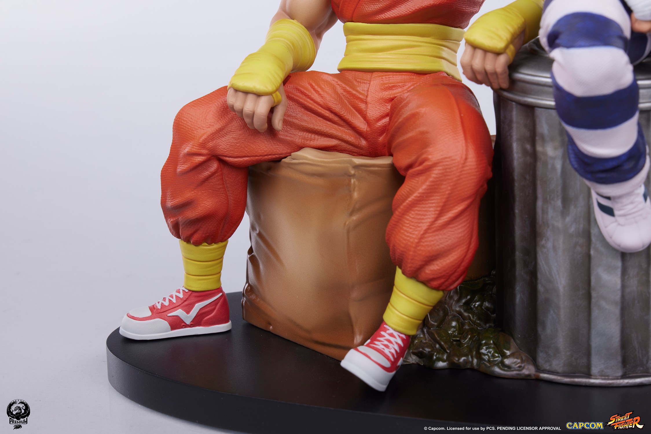 Street Fighter Cody & Guy 1:10 Scale Statue  (Prototype Shown) View 15