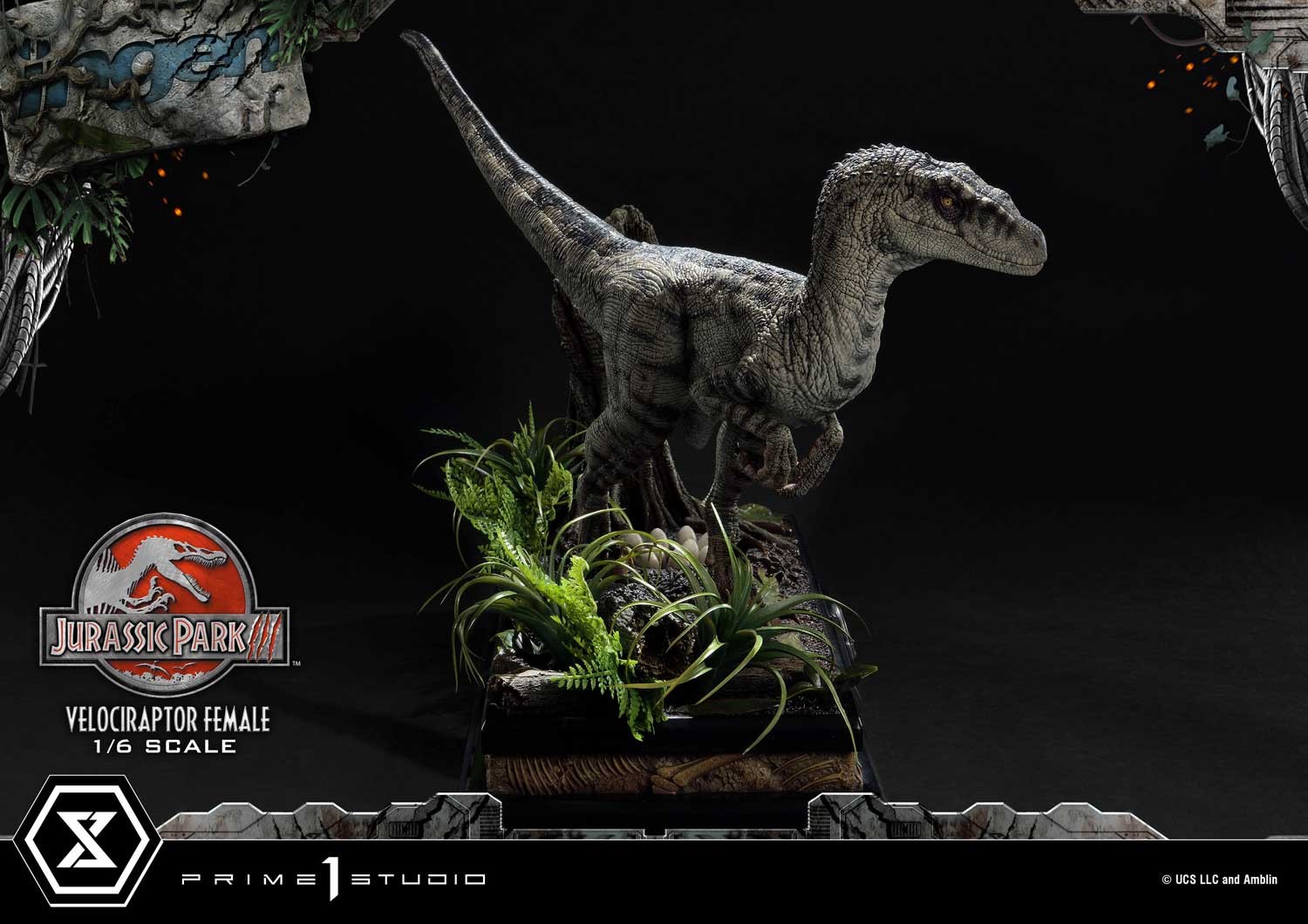 Jurassic Park Velociraptor Female Statues  Collector Edition (Prototype Shown) View 12