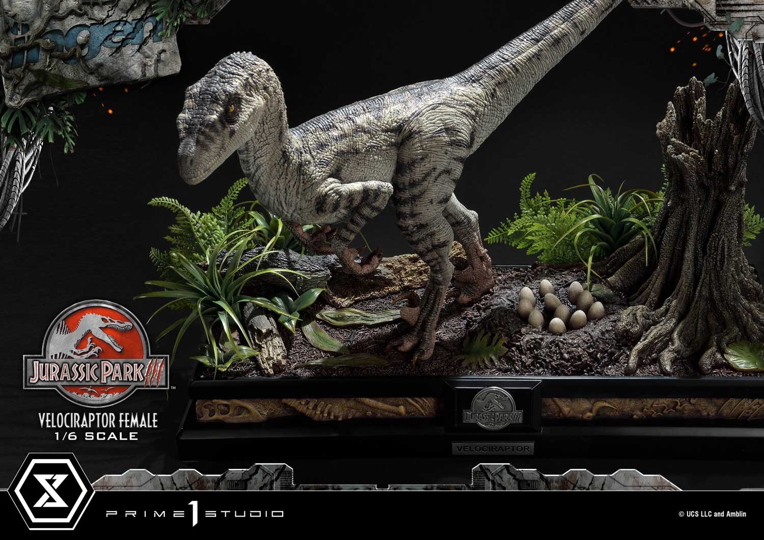 Jurassic Park Velociraptor Female Statues  Collector Edition (Prototype Shown) View 24