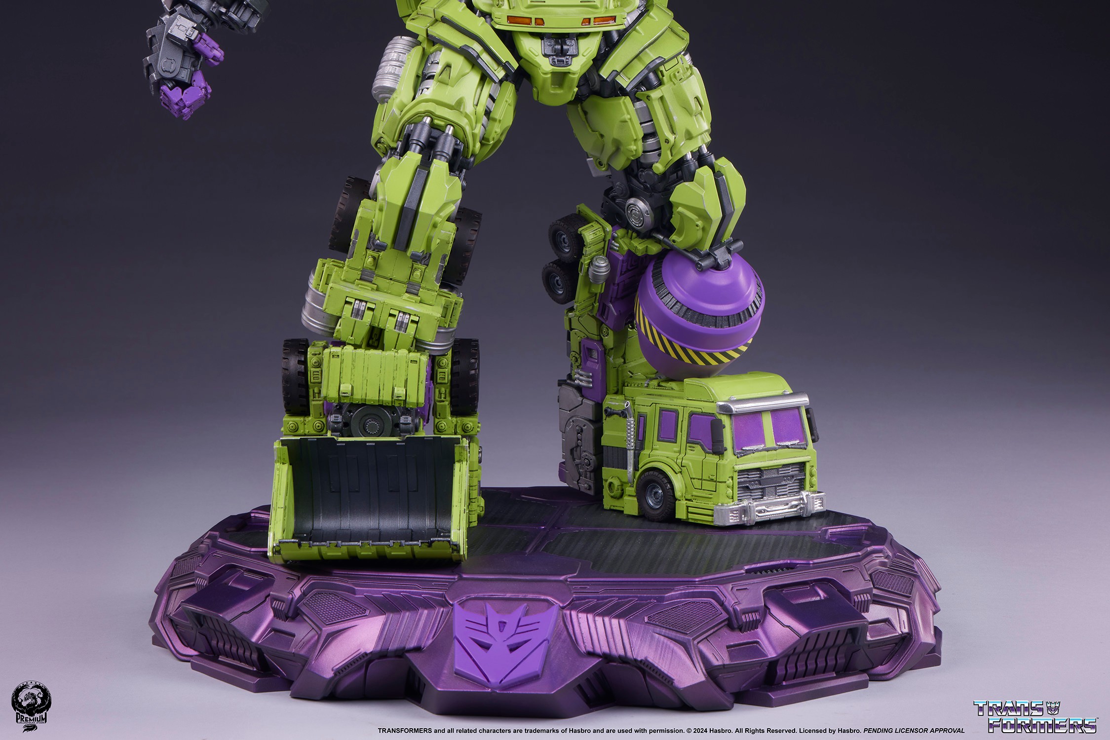 Transformers Devastator Statues  (Prototype Shown) View 18