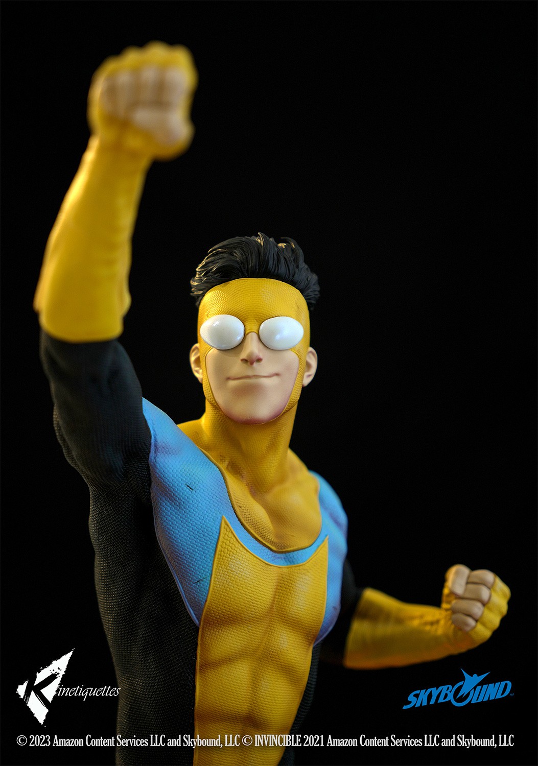 mark-grayson-invincible-escultura-detalhada Estátua Mark Grayson Invincible em pose dinâmica